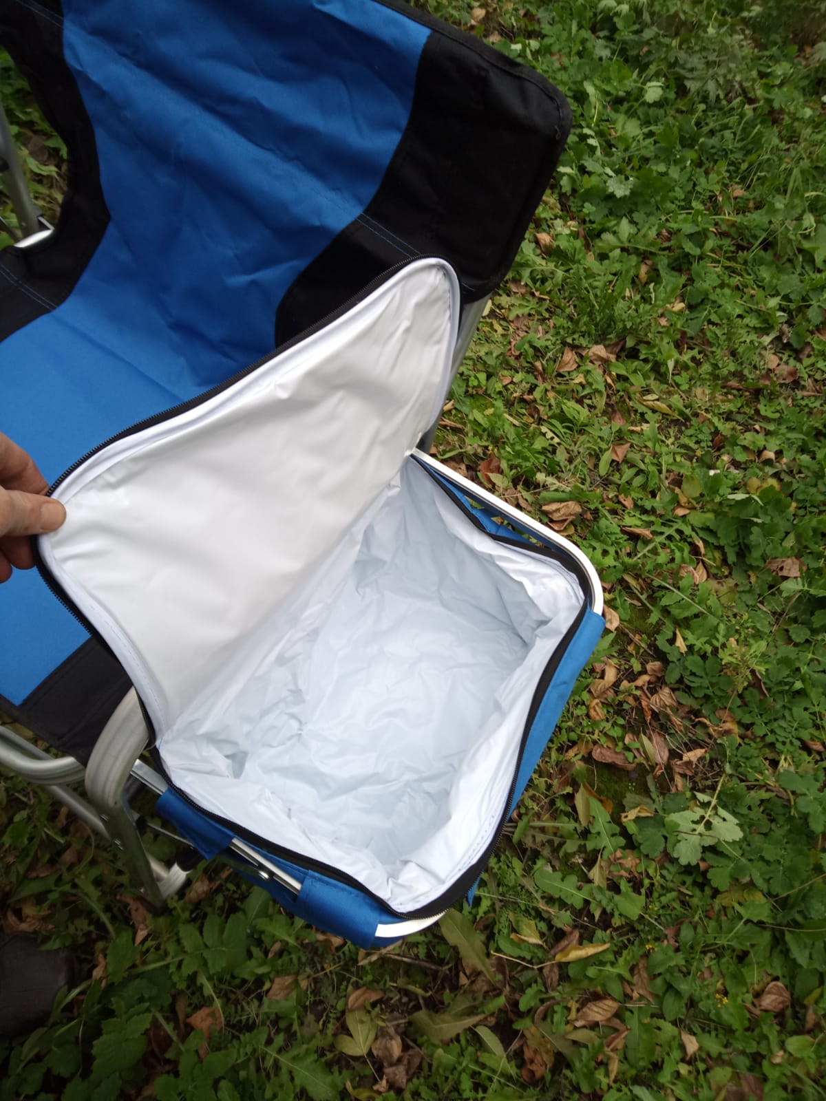 Аренда: Кресло туристическое со складными столиком и термо-сумкой